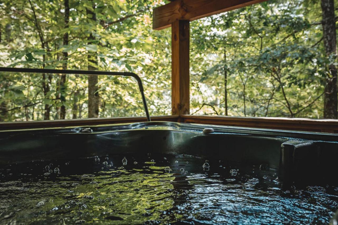 Wolf Creek Cabin At 36 North - Hot Tub Purlear Εξωτερικό φωτογραφία