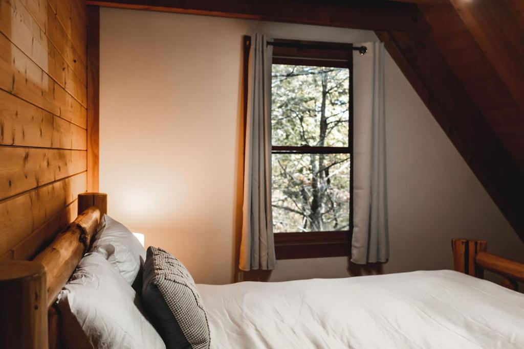 Wolf Creek Cabin At 36 North - Hot Tub Purlear Εξωτερικό φωτογραφία