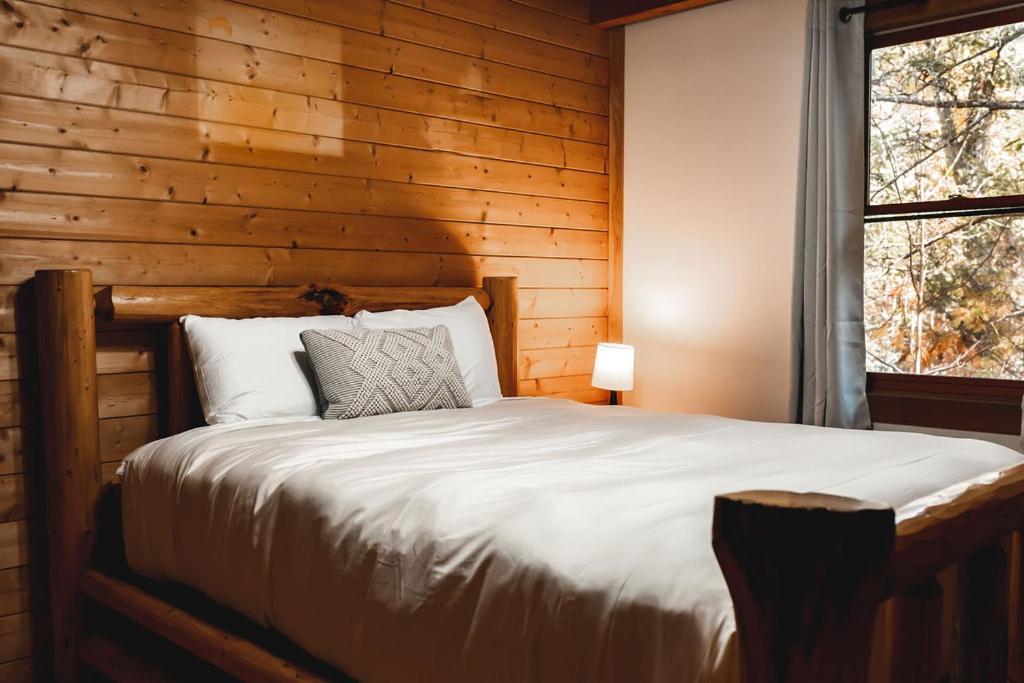 Wolf Creek Cabin At 36 North - Hot Tub Purlear Εξωτερικό φωτογραφία